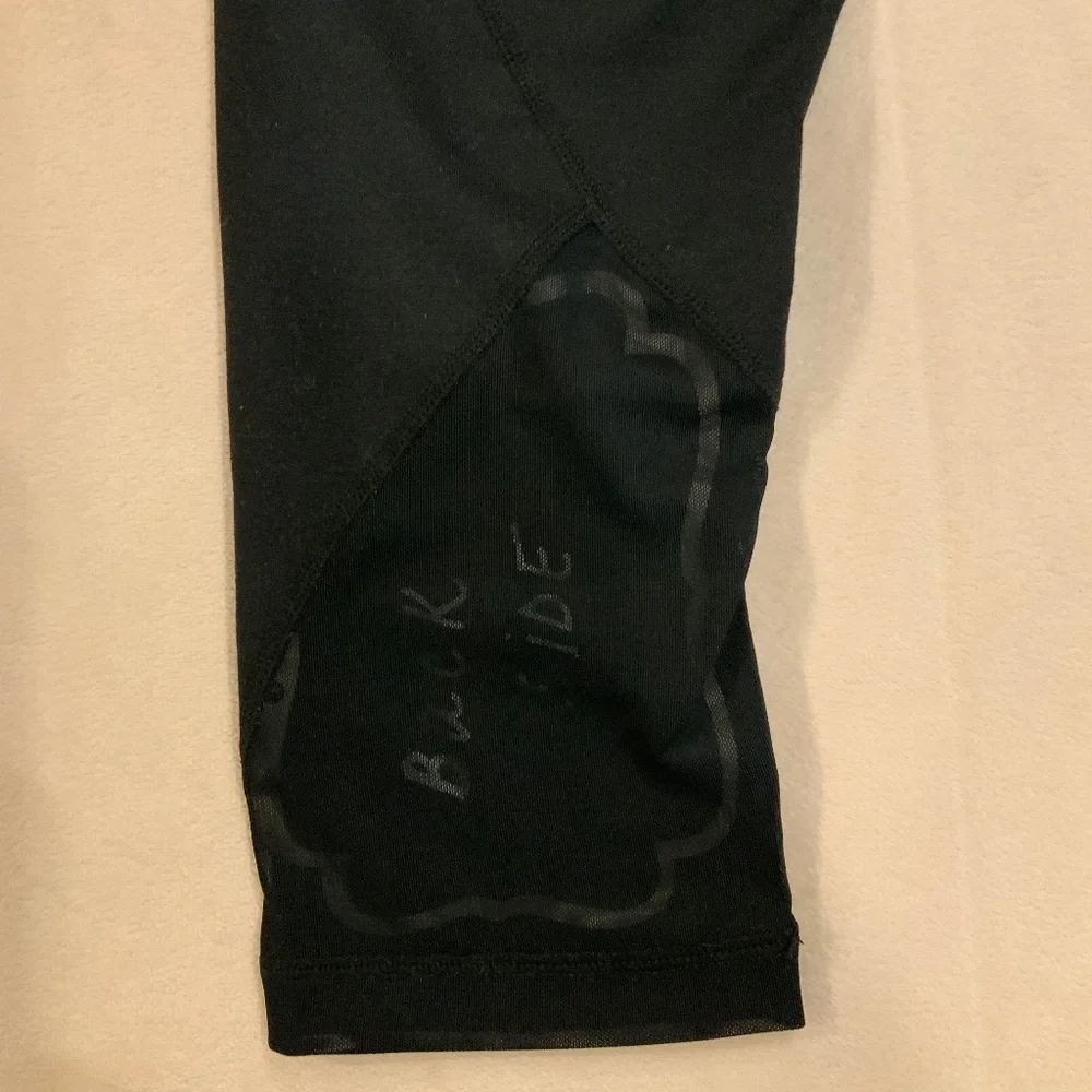 Zella Black M Capri leggings Active Yoga Gym Travel Adventure Outdoor Normcore